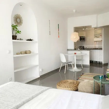 Apartment Studio 408